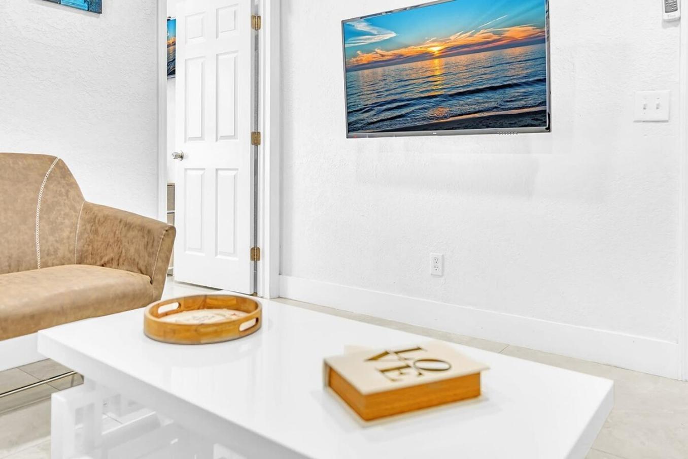 הלנדל ביץ' Boutique One Bdrm Close To Aventura Mall & Beach מראה חיצוני תמונה